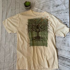 Target graphic tee.  Tree and birds